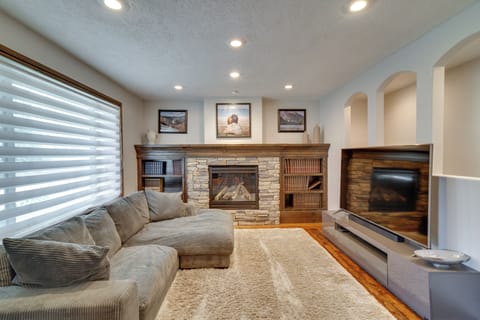 House (5 Bedrooms) | Interior
