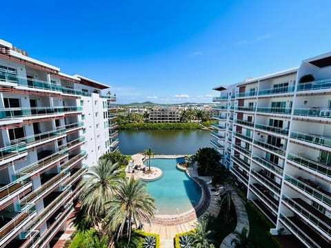 Elite Apartment, 2 Bedrooms, Balcony, Lake View | Balcony view