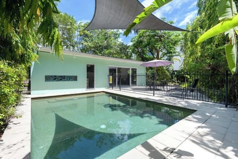 Slow down, read a book or cool off after a relaxing walk. The private refreshing pool lets you fully unwind and enjoy the warmth of the tropical sun