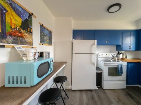 #StayInMyDistrict #BookDirect