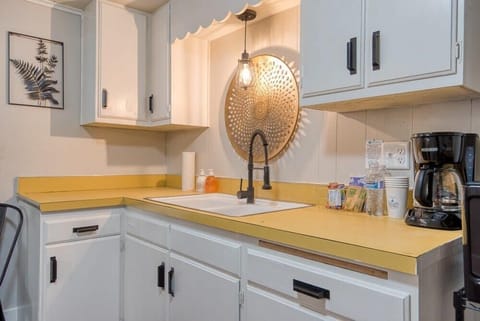 #StayinMyDistrict #BookDirect