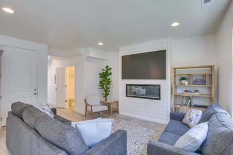 Apartment (3 Bedrooms) | Front of property