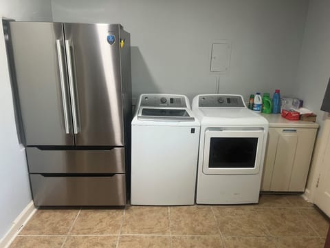 HE large capacity washer & dryer