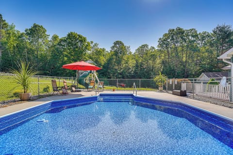 North Creek Vacation Rental | 4BR | 2.5BA | 2,616 Sq Ft | Stairs Required