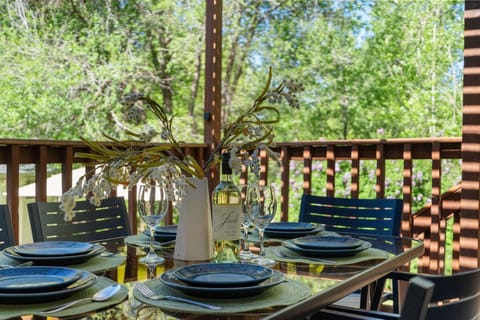 House, Multiple Beds, Patio, Mountain View (2625 Hanover Drive) | Outdoor dining