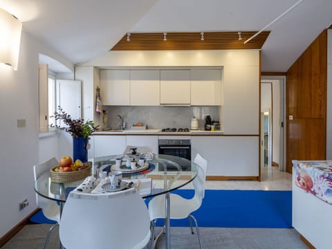 Cabinetry, Furniture, Property, Table, Countertop, Kitchen, Building, Chair, Houseplant, Interior Design