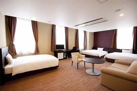Desk, laptop workspace, blackout drapes, free WiFi