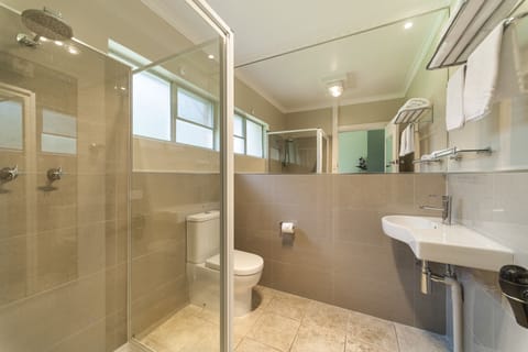 Shower, free toiletries, hair dryer, towels