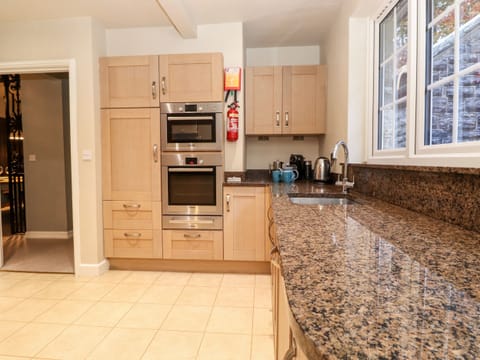 Fridge, dishwasher, electric kettle, toaster