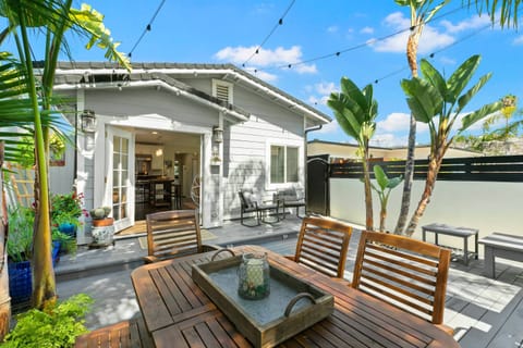 Front entrance to bungalow - STR23-0092