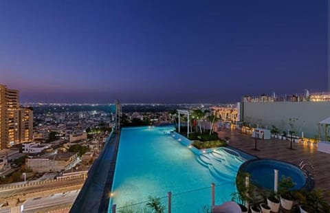 15 outdoor pools