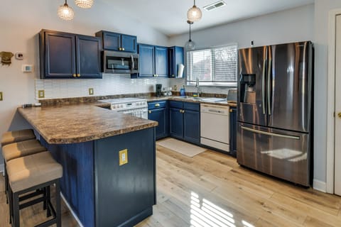 House (2 Bedrooms) | Interior