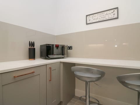 Fridge, dishwasher, electric kettle, toaster