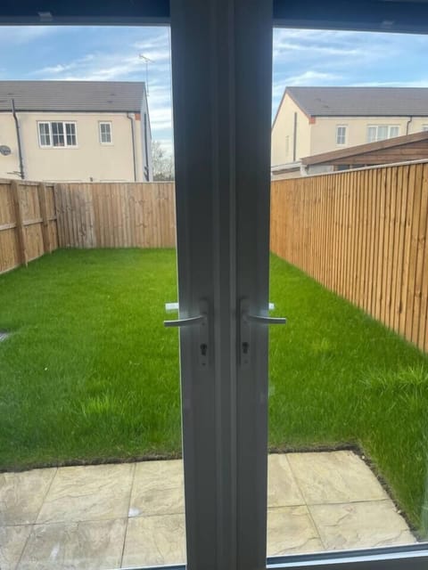 51268b3c-3a2e-439d-ae5c-0eee63ae427d