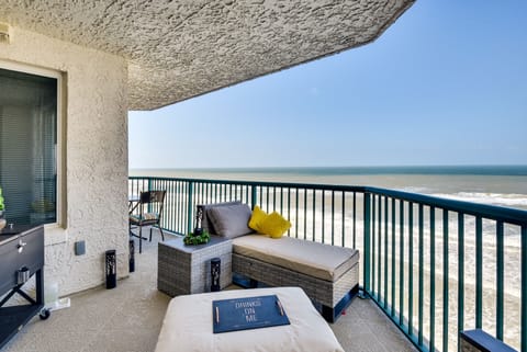 Daytona Beach Vacation Rental | 3BR | 3BA | 2,000 Sq Ft | Step-Free Access