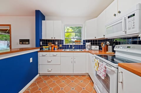 9 web or mls 2740 sw 28th ave