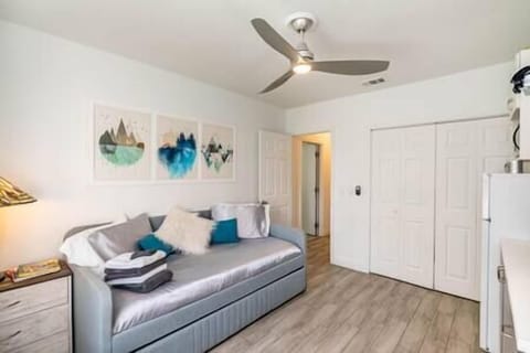 Ec24fb13 8916 4647 95c8 14894a4a2497