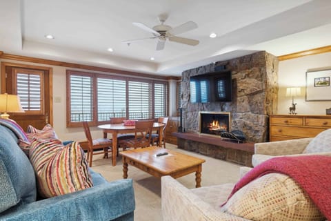 lodgetower-686-8041_53375353414_o
