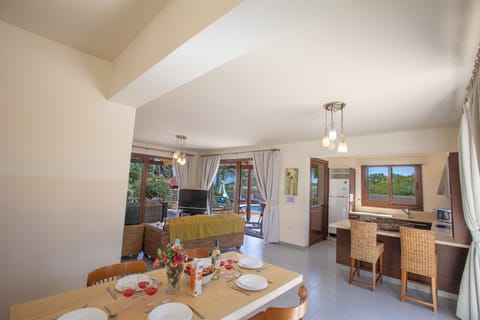 Dining Area with table and chairs to seat 6 people