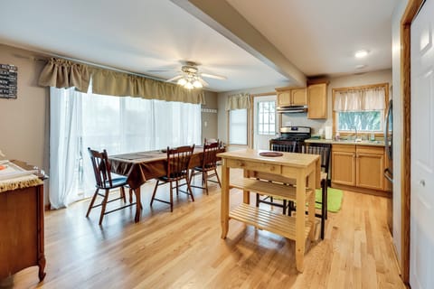 House (4 Bedrooms) | Interior