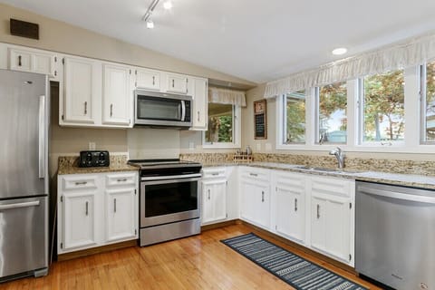 Fully equipped kitchen