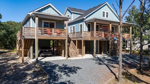 1 - Guest Cottage and Main Virus