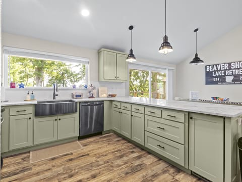 Kitchen Includes Ice Machine