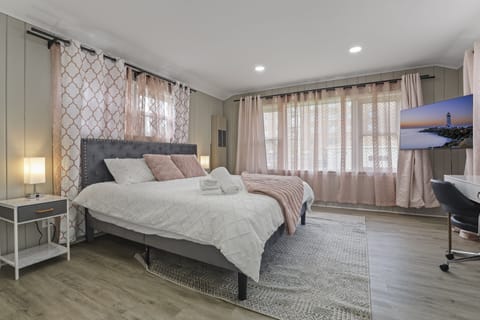 Villa, 3 Bedrooms | 3 bedrooms, desk, laptop workspace, iron/ironing board