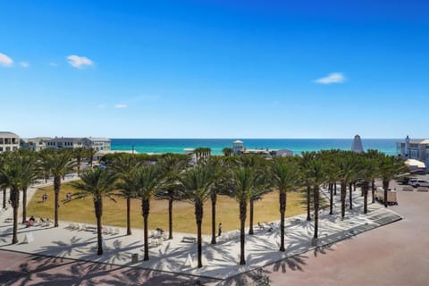 GENEROUS BALCONY WITH INCREDIBLE GULF & SUNSET VIEWS
