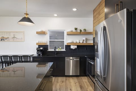 Rocky Resort: Main Level - Kitchen