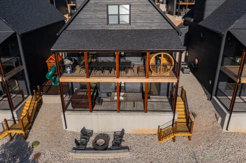 Lakeview Villa - Rear Exterior