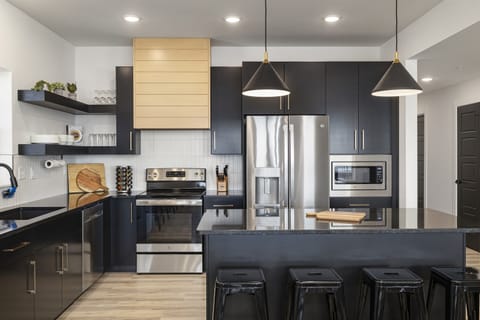 Tree House - Main Level: Kitchen