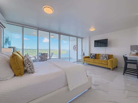 Enjoy movie nights from the comfort of your bed with the sound of the waves as your ambience music. 