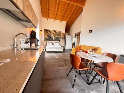 Romantic Apartment, 1 Double Bed with Sofa bed, Valley View, Tower | 1 bedroom, down comforters, individually furnished, free WiFi