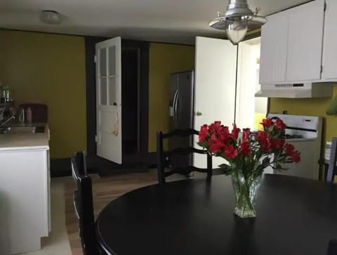 Eat-in kitchen with full-sized appliances