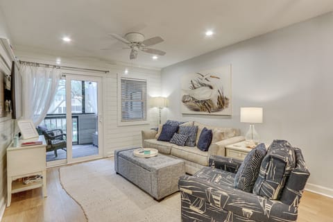 Hilton Head Island Vacation Rental | 2BR | 2BA | 1,000 Sq Ft | Stairs Required