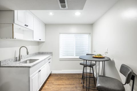 Basement kitchenette with second fridge (Not pictured)
