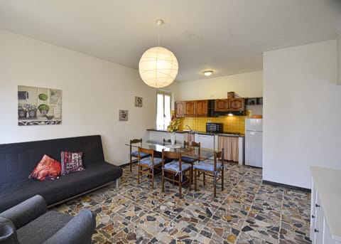 Living room with table-Ginestra 1-Elba Island