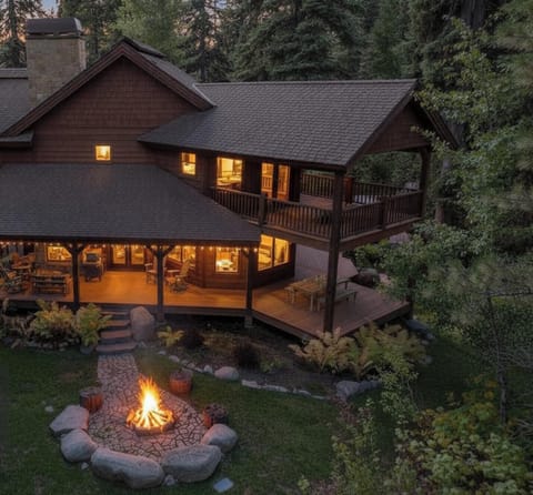 Bush Lodge: A traditional alpine lodge built for boots by the door and wood on the fire