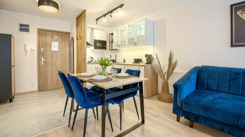 Apartment (2) | Living area | Flat-screen TV