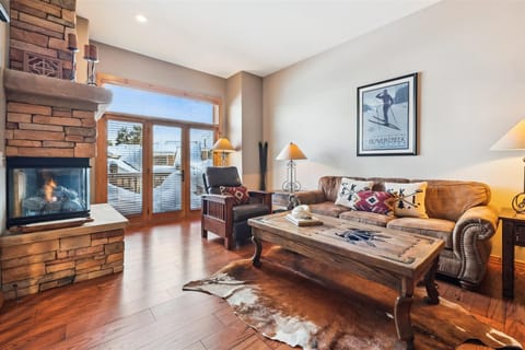 Living Room - Elk Ridge 432 - Breckenridge Vacation Rental