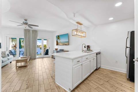 Fully applianced kitchen