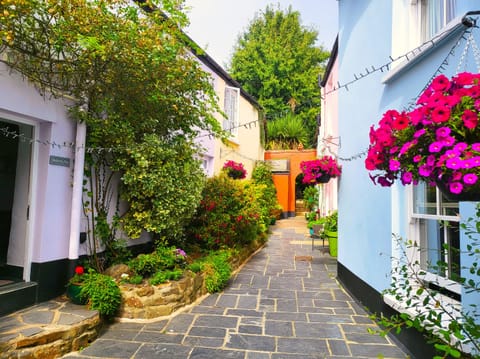 Cottage | Property grounds