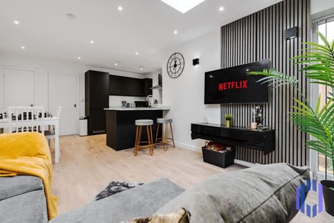 Living room - Open Plan with Heated floors - Sofa that sleeps 1 - 50` Smart TV loaded with Netflix, ambient lighting & fast Wi-Fi - Complimentary Games,  tea & coffee available for your enjoyment