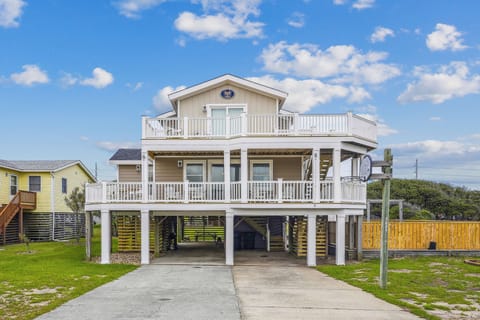 Exterior,Front Elevation,
