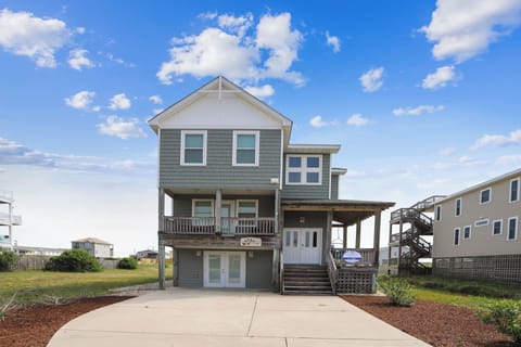 Exterior,Front Elevation,