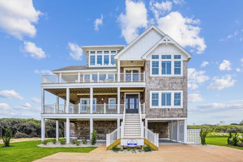 Exterior,Front Elevation,