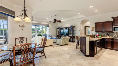 Kitchen/Breakfast Nook