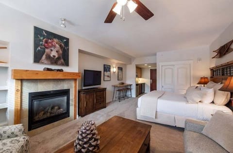 Fireplace, Indoors, Home Decor, Lamp, Screen