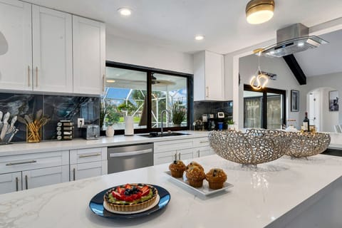 Modern gourmet kitchen w updated stainless steel appliances